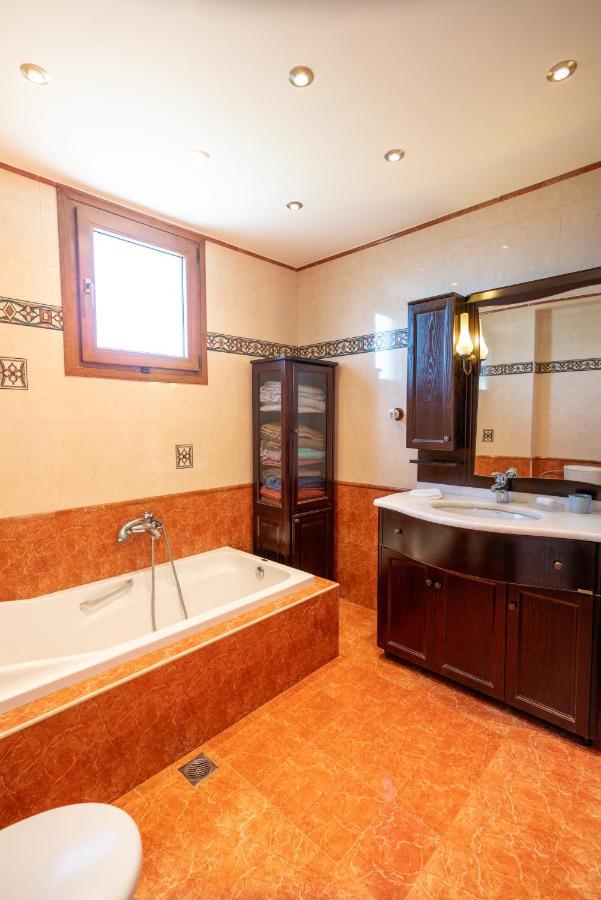 Villa Bougainvillea إبانومي المظهر الخارجي الصورة