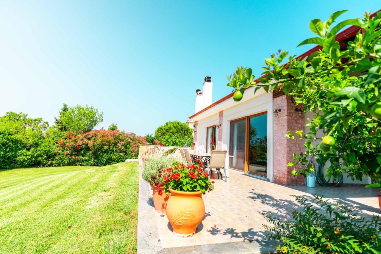 Villa Bougainvillea إبانومي المظهر الخارجي الصورة